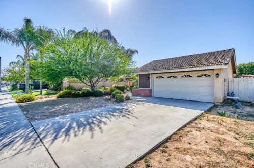11276 Newmarket Dr, Riverside, CA 92503-5868
