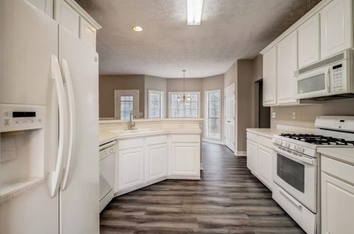 2466 Hampton Park Dr, Buford, GA 30519-2230