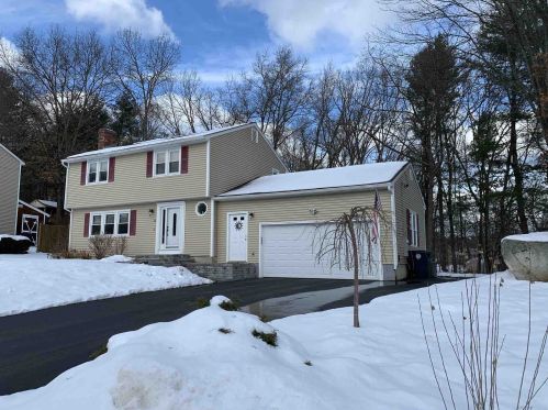 13 Old Coach Rd, Nashua, NH 03062-1625