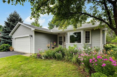 2528 Helmo Ave, Saint Paul, MN 55128-4820