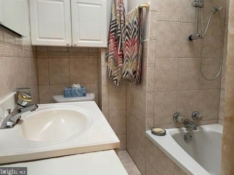 6737 Lynford St, Philadelphia PA 19149-2127 exterior