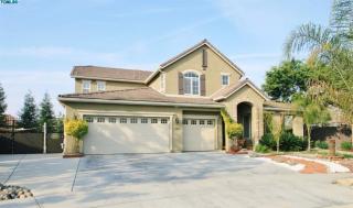 2741 Newton Ct, Visalia, CA 93291-8052