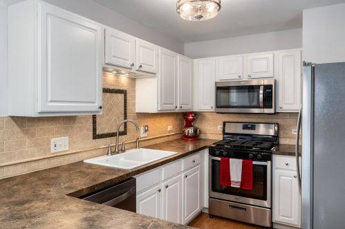 820 Elizabeth Ln, Pingree Grove IL  60140-7715 exterior