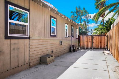 4501 Larchwood Pl, Riverside CA  92506-1189 exterior