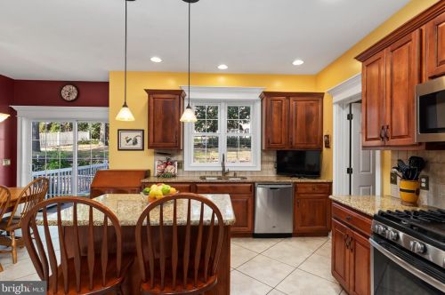 276 Pne Crk Dr, Carlisle PA  17013-9611 exterior