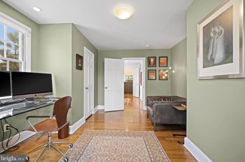 69 Laurel Rd, Princeton NJ 08540-2708 exterior