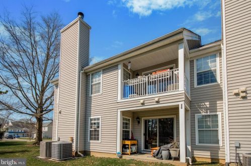 1213 Eagles Chase Dr, Trenton NJ  08648-2540 exterior