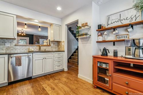 6948 Briarwood Cir, Englewood CO  80112-1151 exterior