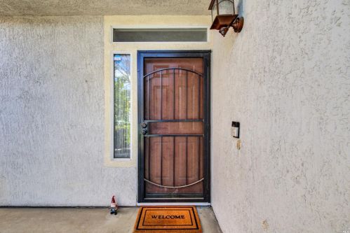 831 Chateau Cir, Vacaville CA  95687-7432 exterior
