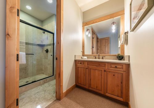 10251 Valmont Trl, Truckee CA  96161-2078 exterior