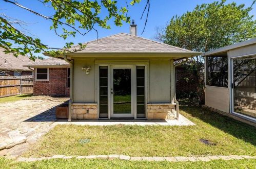 5736 Straightaway Dr, Fort Worth TX  76117-1594 exterior