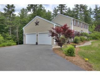 1090 River Rd, Weare, NH 03281-4746