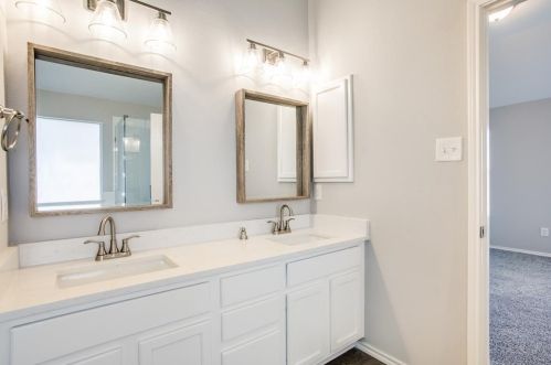 5720 Barrier Reef Dr, Fort Worth TX  76179-7551 exterior