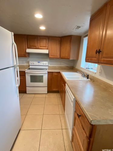 5496 Cyclamen Cv, Taylorsville, UT 84081-3849