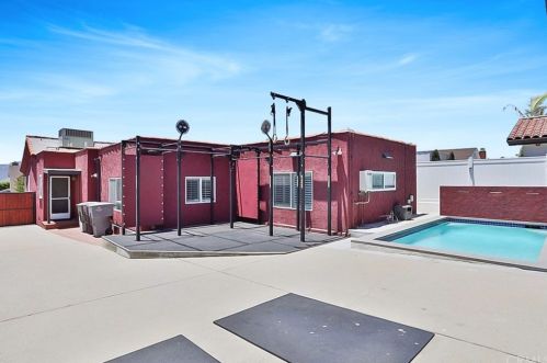 2019 Chilton Dr, Glendale CA  91201-1169 exterior