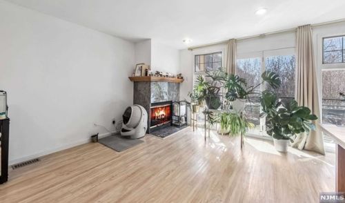 16 Grand Cove Way, Edgewater NJ  07020-7220 exterior