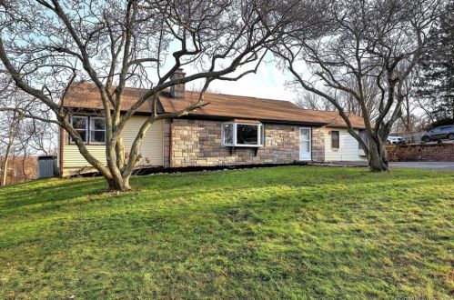 24 Clark Hill Rd, Milford, CT 06460-6700