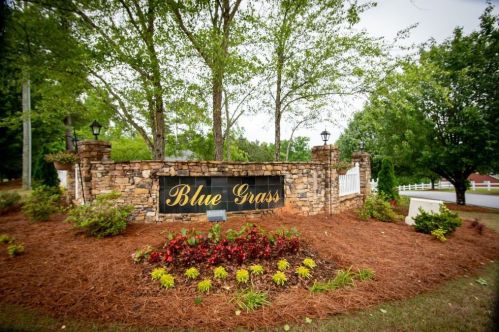 170 Blue Grass Way, Oxford, GA 30054-4070