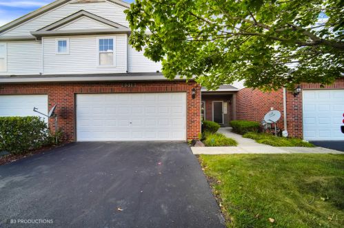 6318 Pond View Dr, Matteson, IL 60443-2498