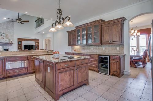 2613 Whispering Oaks Cv, Cedar Hill TX 75104-4556 exterior