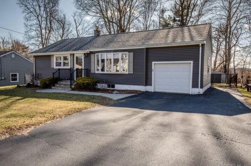 26 Sunrise Cir, Wallingford CT  06492-3225 exterior