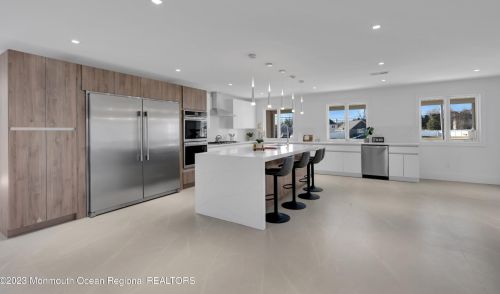 171 Wall St, Tinton Falls NJ  07724-2416 exterior