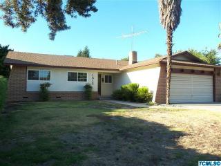 1512 La Vida Ave, Visalia, CA 93277-7704