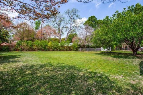 3908 Trail Lake Dr, Fort Worth TX  76109-3522 exterior
