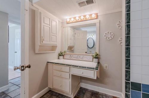 1939 Rambling Rdg Ln, Carrollton TX 75007-3154 exterior