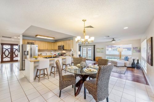 7531 Laielua Pl, Honolulu, HI 96825-2901