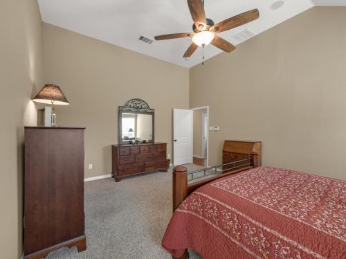 3833 Harrison Dr, Carrollton TX 75010-6323 exterior