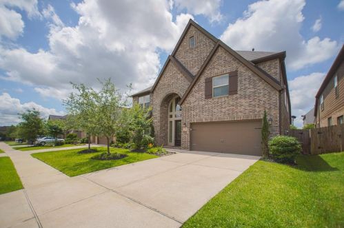 131 Meadow Run Dr, Conroe TX  77384-5607 exterior