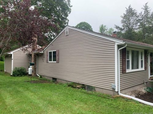 15 Freedley Rd, Pomfret Center, CT 06259-1207