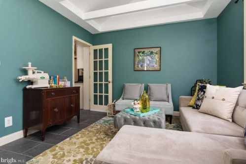 1517 Forest Glen Rd, Silver Spring MD 20910-1122 exterior