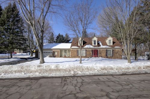 8542 Holland Ave, Saint Paul, MN 55124-9395