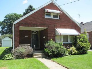 3115 Plum St, Erie, PA 16508-1677