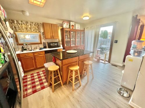 1122 Bradbury Cir, Carol Stream IL  60188-3903 exterior