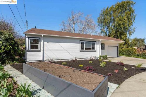 102 Hermes Ct, Hayward, CA 94544-2835