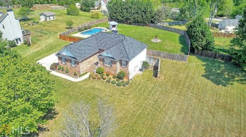 105 Melrose Creek Dr, Stockbridge GA  30281-2350 exterior