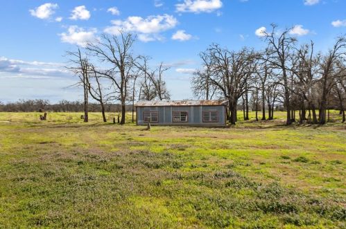 183 Blisard Rd, Webberville TX 78621-5018 exterior