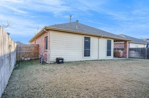 5904 Ozark Dr, Fort Worth TX  76131-4003 exterior