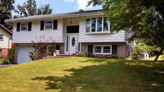 511 Bean Blossom Dr, Lancaster, PA 17603-6305