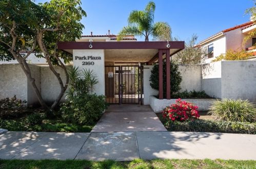 2160 Plaza Del Amo, Torrance CA  90501-3412 exterior