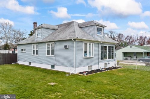 73 Yale Ave, Gloucester, NJ 08030-1226