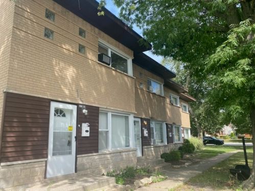 1332 Wentworth Ave, Calumet City, IL 60409-6023