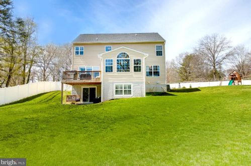 44 Jones Station Rd, Arnold, MD 21012-1001