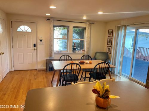 41 Le Grande Ave, Greenwich CT  06830-6735 exterior