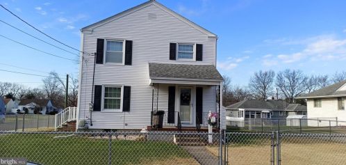 303 Irvington Pl, Trenton, NJ 08610-3914