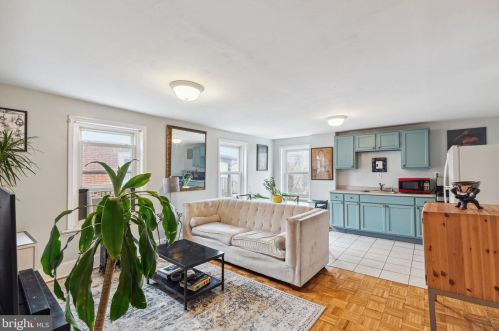 627 16th St, Philadelphia PA  19130-3415 exterior