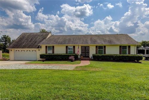 5101 Tarkington Dr, Greensboro, NC 27407-8223